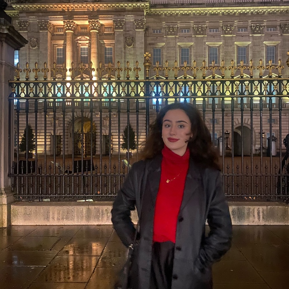 Meet your Posher, Olivia